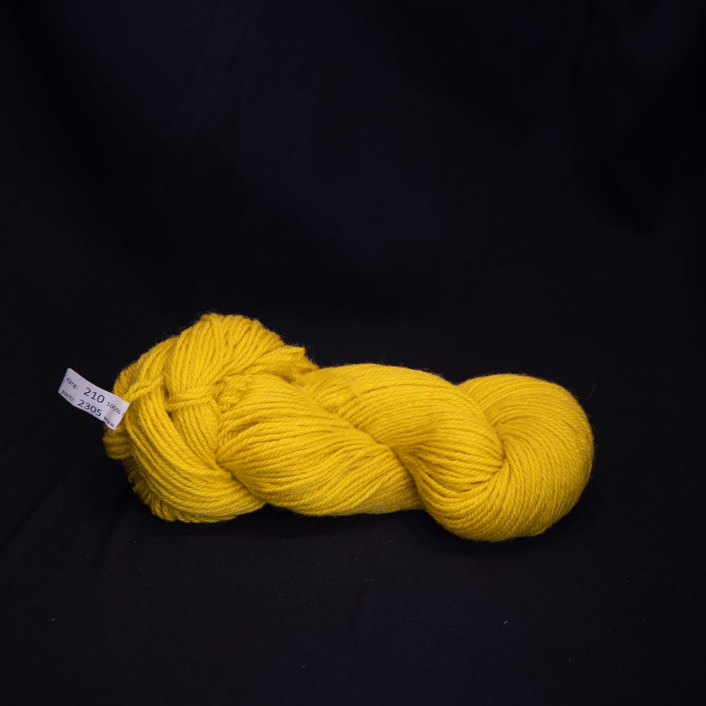Sun yellow, shade 210